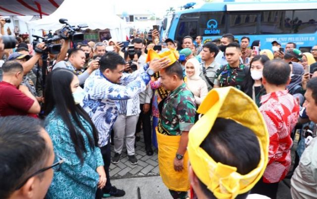 Kasad TNI Dudung Kukuhkan Pangdam I BB Bersama Wali Kota Sebagai Bapak Asuh Anak Stunting Kota Medan