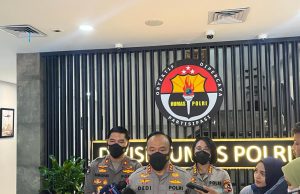 Kerahkan Tim DVI, Polri Gerak Cepat Berikan Pertolongan Korban Kerusuhan Laga Arema Vs Persebaya