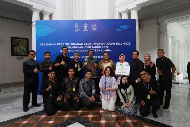 Raih Penghargaan dari Pemprov Jabar, JDIH Sekretariat DPRD Kota Bandung Juara I