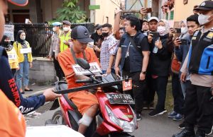 Sat Reskrim Polres Cimahi Gelar Rekonstruksi Pembunuhan Anak SD di Cimahi