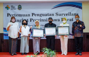 Dukung Pelaksanaan BIAN Tahap II 2022, Kadisdik Jabar Raih Penghargaan Dari UNICEF