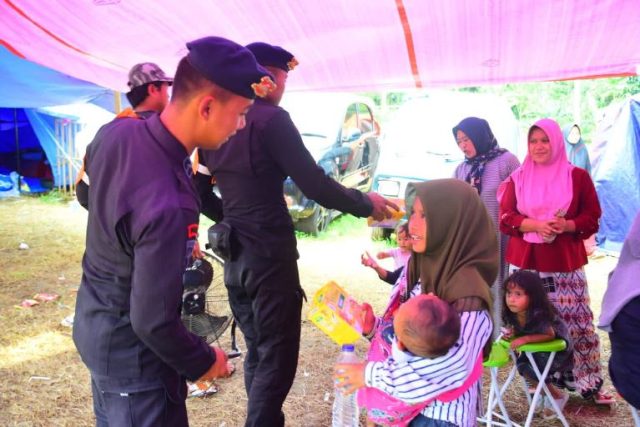 Guna Menunjang Kesehatan Balita Korban Gempa Cianjur, Polri Beri Makanan Khusus dan Vitamin