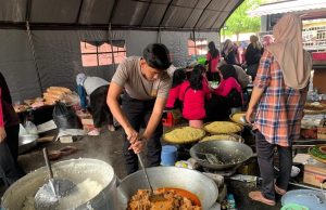 Polri Tetap Jaga Kebutuhan Gizi dan Kualitas Makanan Bagi Korban Gempa Cianjur di Dapur Umum Polri Tetap Jaga Kebutuhan Gizi dan Kualitas Makanan Bagi Korban Gempa Cianjur di Dapur Umum