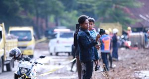 Polri Himbau Warga Supaya Tidak Lakukan Foto/ Video di Lokasi Evakuasi Longsor Gempa Cianjur