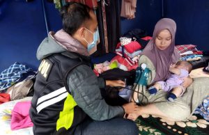 Tak Kenal Lelah, Polri Berikan Pelayanan Kesehatan untuk Para Korban Gempa Cianjur