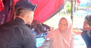 Tim Kesehatan Lapangan Polri Diterjunkan untuk Mengecek Kesehatan di Posko Pengungsian Korban Gempa Cianjur