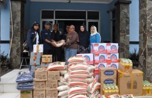 PWI Peduli Kolaborasi dengan IKWI Kota Bandung Salurkan Bantuan untuk Korban Gempa Cianjur