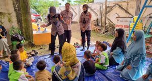 Yankes Polri Secara Konsisten Terus Periksa Kesehatan Dilanjutkan Pemberian Obat-Obatan Kepada Korban Gempa Cianjur