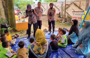Yankes Polri Secara Konsisten Terus Periksa Kesehatan Dilanjutkan Pemberian Obat-Obatan Kepada Korban Gempa Cianjur