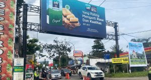 Anggota Raimas Dit Samapta Polda Jabar Tingkatkan Pengaturan di Jalur Lembang awal Tahun Baru 2023