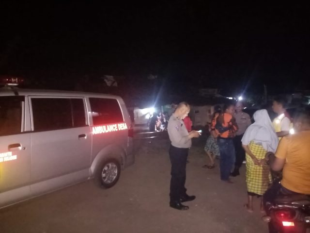 Responsif !! Polisi di Sukabumi Jemput Bidan dan Paraji Bantu Persalinan Warga Responsif !! Polisi di Sukabumi Jemput Bidan dan Paraji Bantu Persalinan Warga