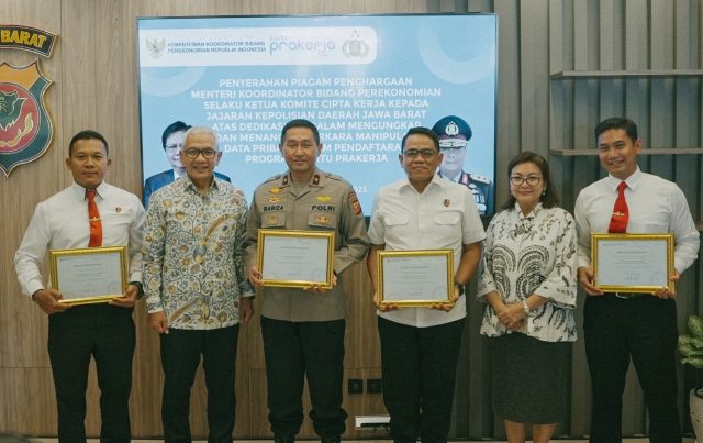 Polda Jabar Raih Penghargaan Menko Bidang Perekonomian untuk Penanganan Perkara Manipulasi Data