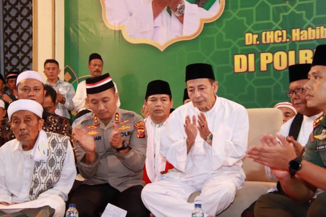 Ribuan Jemaah Hadiri Tasikmalaya Bersholawat dan Doa Untuk Bangsa, Bersama Habib Luthfi Bin Ali Bin Yahya