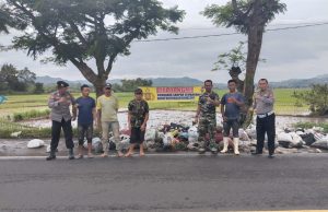 Polri Peduli lingkungan, Pasang Spanduk Himbauan Dilarang Buang Sampah Sembarangan