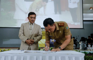 Dedi Supandi Serahkan Jabatan Kadisdik Jabar Kepada Wahyu Mijaya