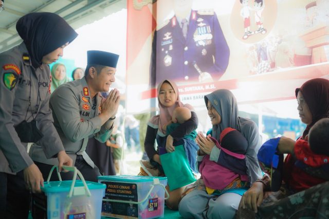 Polisi Peduli Stunting Untuk Generasi Indonesia Sehat Bagikan Puluhan Paket Sembako