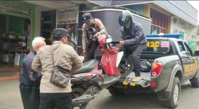 Wujud Polri Penolong, Polisi di Argapura Bantu Warga yang Alami Kesulitan