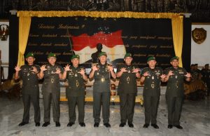 Pangdam III Siliwangi Pimpin Acara Sertijab dan Tradisi Personel