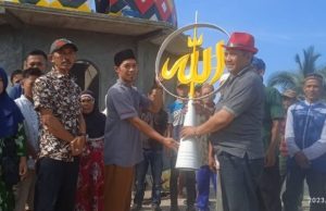 Dadan Tri Yudianto Bantu Kubah Masjid Al-Ishlah Cipariuk Kecamatan Salopa (1)
