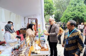 Bazar Sembako Murah, Edwin Senjaya: UMKM Bantu Pulihkan Ekonomi Kota Bandung