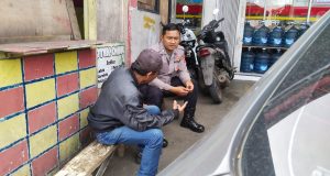 Pantau Situasi, Unit Patroli Polisi Kunjungi Juru Parkir Mini Market