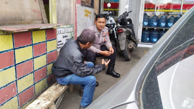 Pantau Situasi, Unit Patroli Polisi Kunjungi Juru Parkir Mini Market
