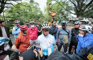 Ema Sumarna Tegaskan Taman di Kota Bandung Bukan Tempat Jualan PKL