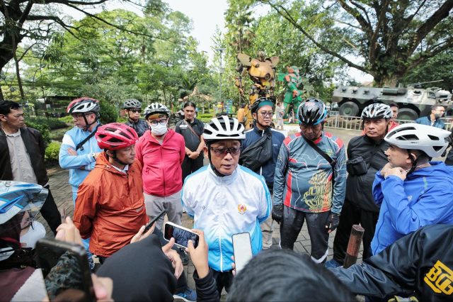 Ema Sumarna Tegaskan Taman di Kota Bandung Bukan Tempat Jualan PKL