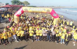 Cleaning Beach, TNI Polri Bersama Pemda Perkuat Sinergitas di Sukabumi