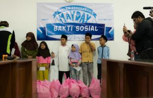 Peringati May Day, Disnaker dan Forum Komunikasi Serikat Pekerja Gelar Bakti Sosial