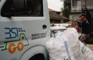 Pilah Sampahmu Agar Dapat Jadi Nasabah Bank Sampah Induk Kota Bandung