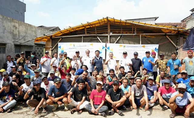 Tedy Rusmawan Tinjau Program Padat Karya yang Digelar Disnaker Kota Bandung