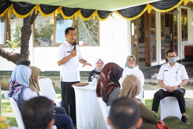 Capai Omzet Terbesar di Jabar, Pemkot Bandung: Bulog Mitra Strategis Dalam Pemenuhan Kebutuhan Pokok Capai Omzet Terbesar di Jabar, Pemkot Bandung: Bulog Mitra Strategis Dalam Pemenuhan Kebutuhan Pokok