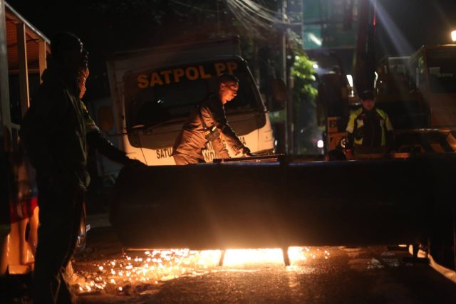 Sejumlah Reklame Ilegal di Kota Bandung Berhasil Ditertibkan