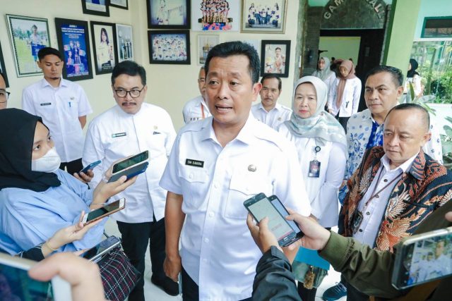 Ema Sumarna Minta Guru dan Orang Tua Awasi Penggunaan Gadget Oleh Anak