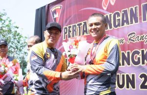 Kabid Humas Polda Jabar Raih Juara 1 Pertandingan Menembak Dalam Rangka Memperingati Hari Bhayangkara Ke – 77 Tahun 2023 Kabid Humas Polda Jabar Raih Juara 1 Pertandingan Menembak Dalam Rangka Memperingati Hari Bhayangkara Ke - 77 Tahun 2023