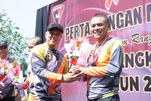 Kabid Humas Polda Jabar Raih Juara 1 Pertandingan Menembak Dalam Rangka Memperingati Hari Bhayangkara Ke - 77 Tahun 2023