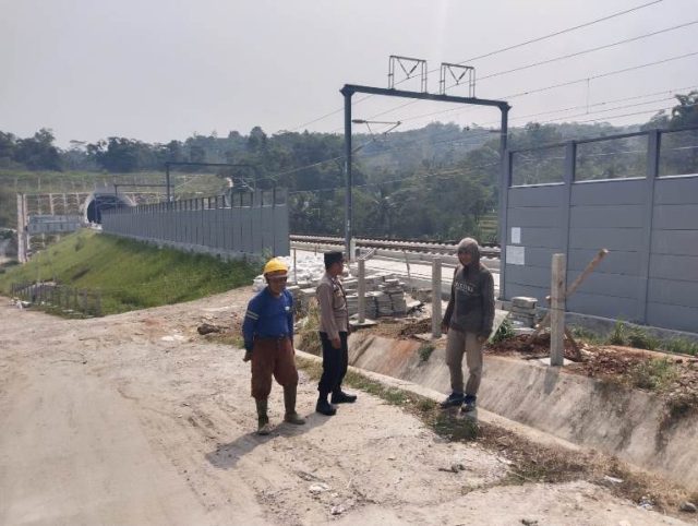 Polda Jabar Himbau Para Pekeja Proyek KCJB Agar Berhati - Hati Dalam Pengerjaanya