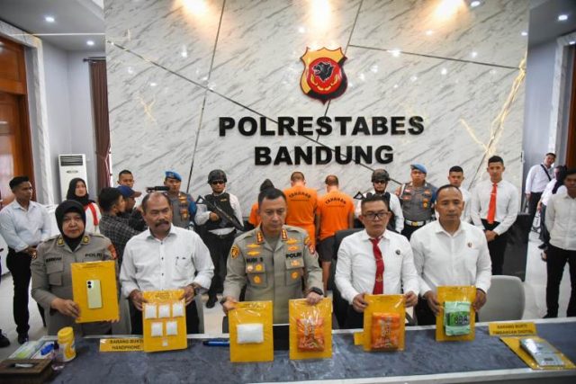 Polisi Tangkap Pasutri di Bandung Lantaran Kendalikan Peredaran Sabu