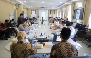 Panitia Khusus 2 melakukan rapat perdananya dengan mengekspose Raperda tentang Pajak Daerah dan Retribusi Daerah Kota Bandung bersama Bapenda Kota Bandung, Bagian Hukum Setda Kota Bandung dan Tim NA di Ruang Rapat Komisi D, Rabu, (12/7/2023).