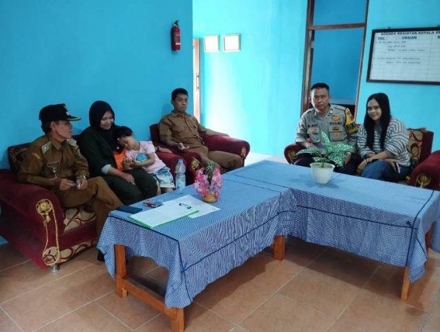 Melalui Sambang, Polisi Sosialisasikan Bahaya TPPO Ke Warga Desa Mekarjaya