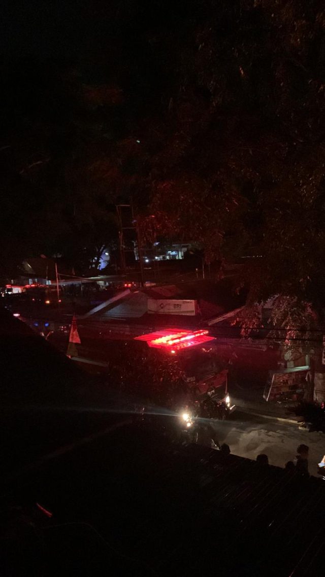 13 Unit Mobil Damkar Dikerahkan Atasi Kebakaran Pasar Sadang Serang