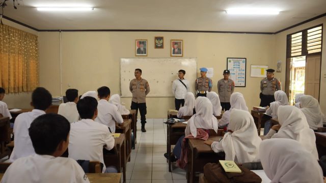 Polisi Binluh Ke Pelajar Antisipasi Paham Radikal dan Terorisme