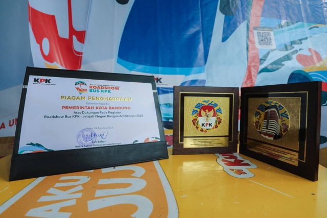 Dukung Roadshow Bus KPK, Pemkot Bandung Raih Penghargaan Dukung Roadshow Bus KPK, Pemkot Bandung Raih Penghargaan