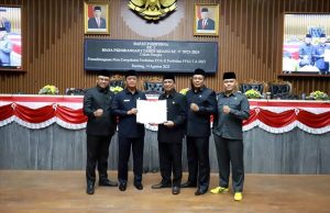 Paripurna DPRD Kota Bandung Tandatangani Nota Kesepakatan Perubahan KUA-PPAS APBD Tahun Anggaran 2023