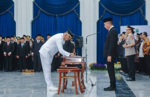 Bambang Tirtoyuliono Resmi Dilantik Jadi Pj Wali Kota Bandung, Bey Sampaikan Pesan Khusus