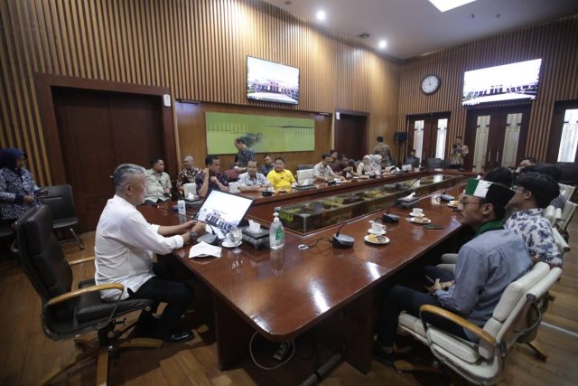 Bahas Penanganan Sampah dan Stunting, Pj Wali Kota Bandung Apresiasi HMI