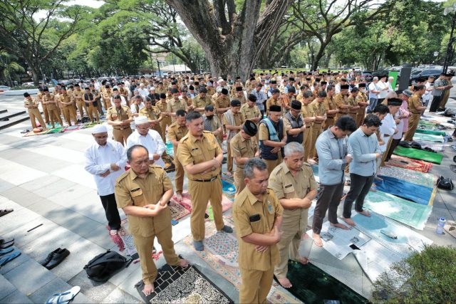 ASN Kota Bandung Gelar Salat Istisqa Berjemaah