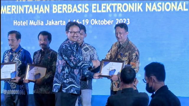 Pemkot Bandung Raih Penghargaan Instansi Terbaik Pemanfaatan SPLP