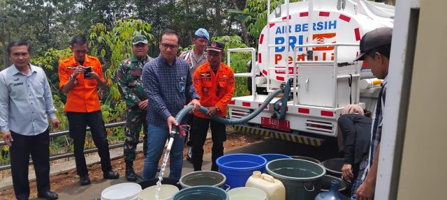 BRI Peduli Salurkan Air Bersih ke Beberapa Wilayah di Jawa Barat Terdampak El Nino